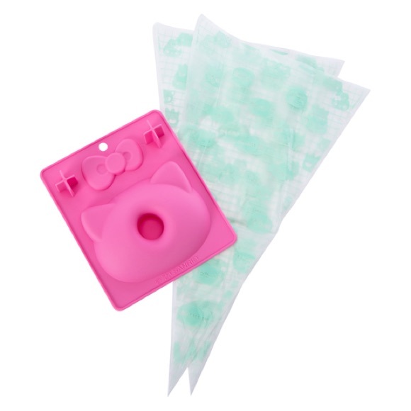 Hello Kitty Donut Shoppe Mini Cake Making Set - Picture 2 of 5